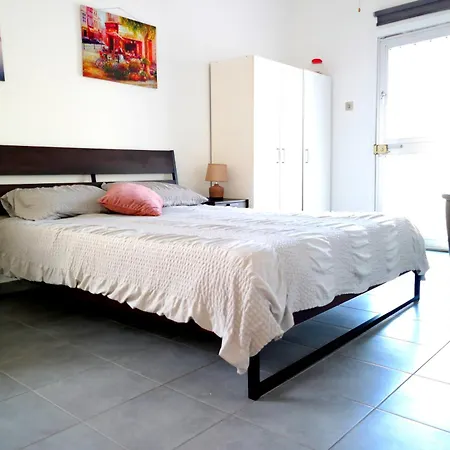Apartament Modern Larnaca