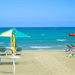 Modern * لارنكا